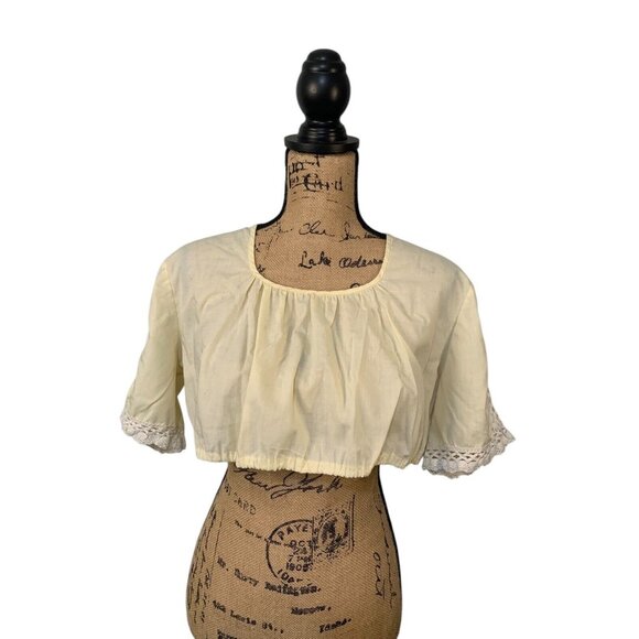 (E-144) Womens short sleeves crop top cream color‎ size M - Picture 2 of 7